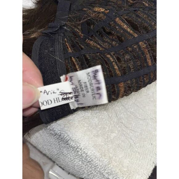 ARIA Wig by TRESSALLURE, Cherry wood Oil Basic Cool Comfort Cap Chic & Messy 7 - Picture 3 of 14